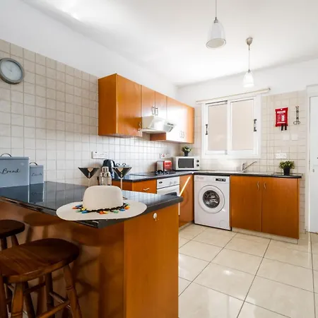 Apartment 2br With Pool - Michel By Premier