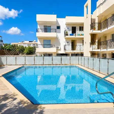 2br With Pool - Michel By Premier Apartment